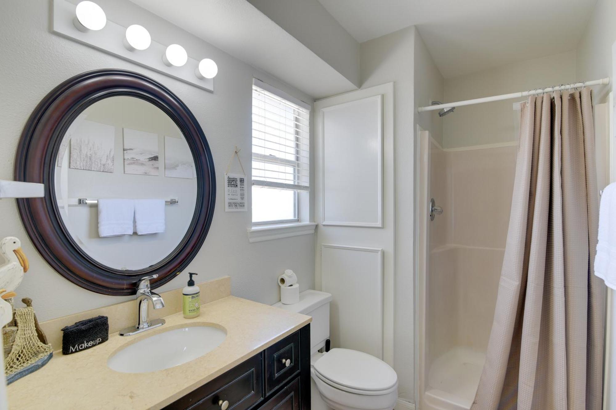 Galveston Townhome With Balconies Walk To Beach! Exteriör bild