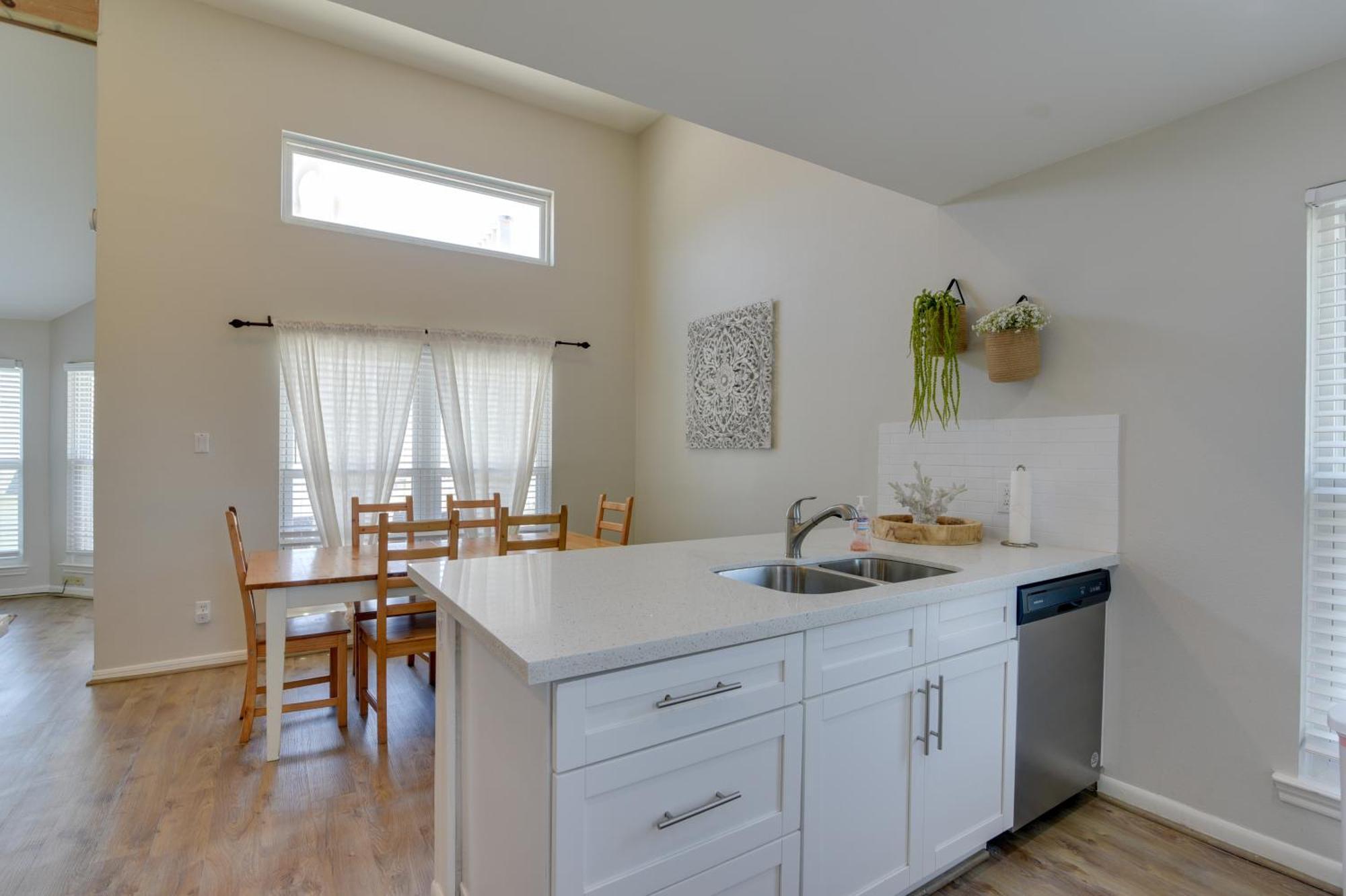 Galveston Townhome With Balconies Walk To Beach! Exteriör bild