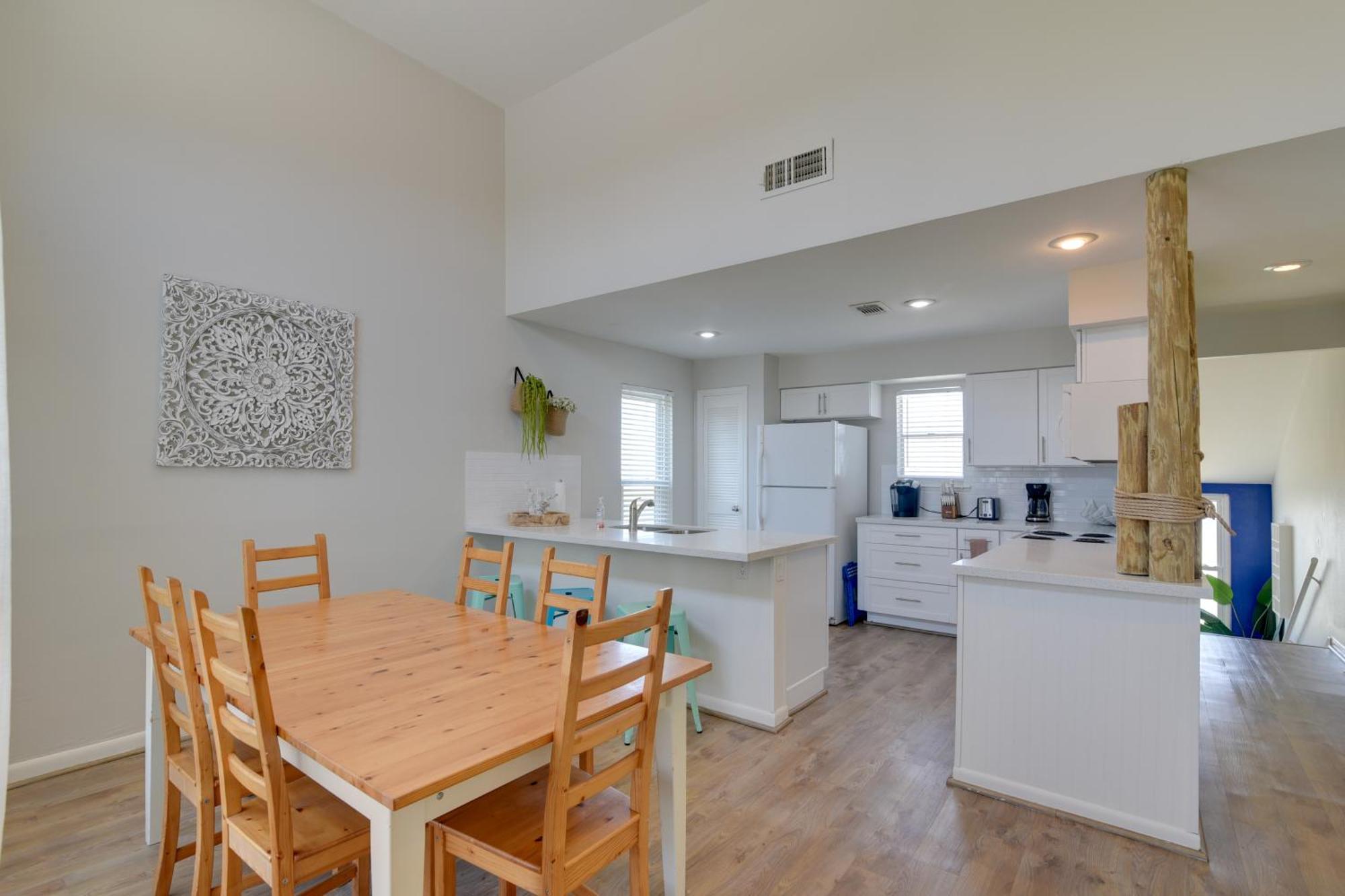 Galveston Townhome With Balconies Walk To Beach! Exteriör bild